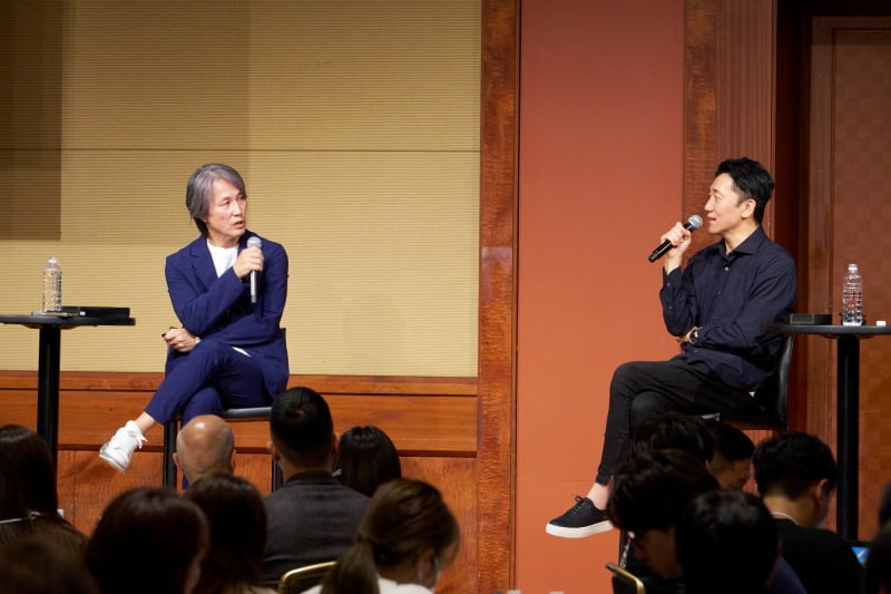 イベントでトークをする西口一希さんと小林琢磨さん