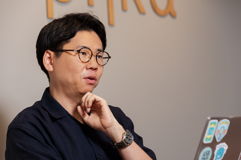 Marketing Nativeのインタビューを受けるエウレカ取締役CMO 村口賢一郎さんの写真