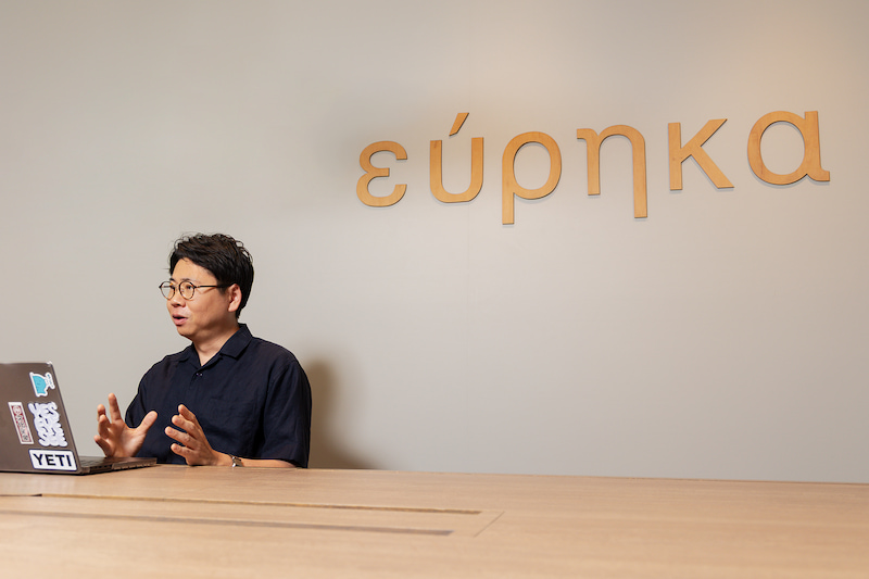 Marketing Nativeのインタビューを受けるエウレカ取締役CMO 村口賢一郎さんの写真